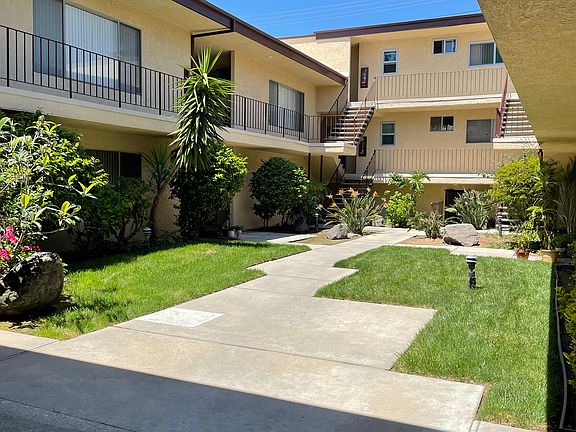 3rd image of 515 E Magnolia Blvd #O