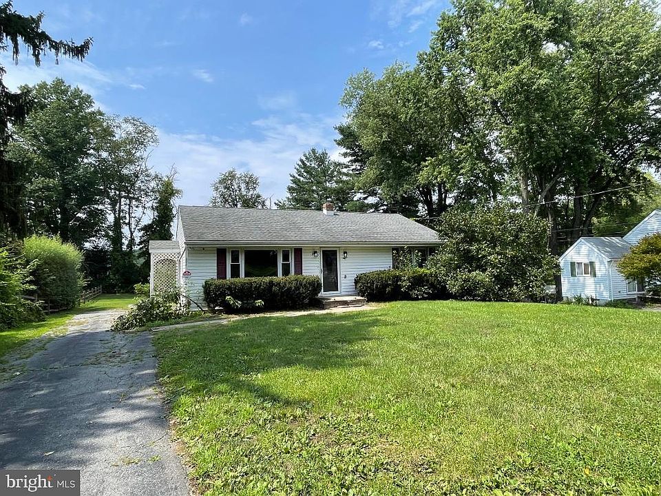 1st image of 604 W Ring Factory Rd