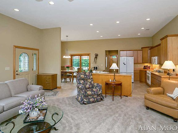 5th image of 220 Prevost Dr NE
