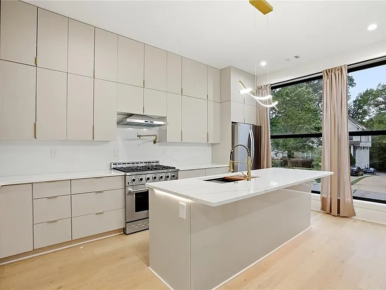 1257 Atlantic Dr NW — Photo 5