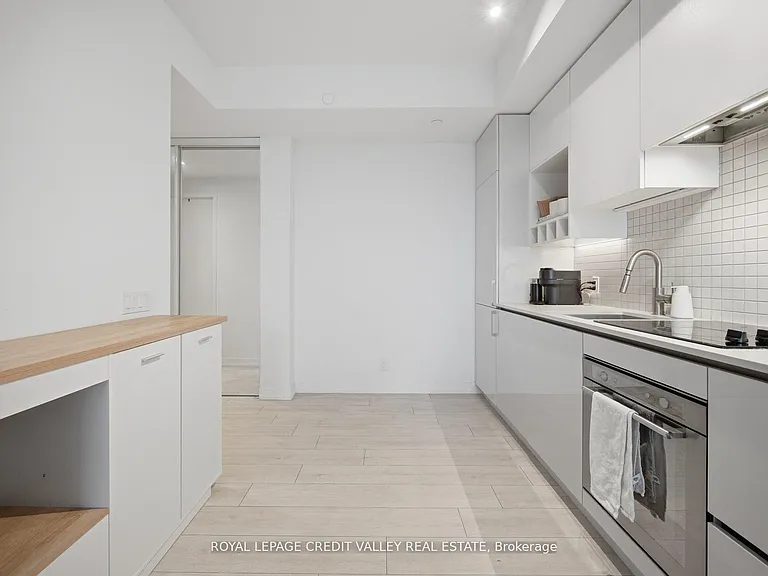5 Buttermill Ave #1511 — Photo 8