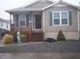 121 W Syracuse Ave, Wildwood Crest, NJ 08260
