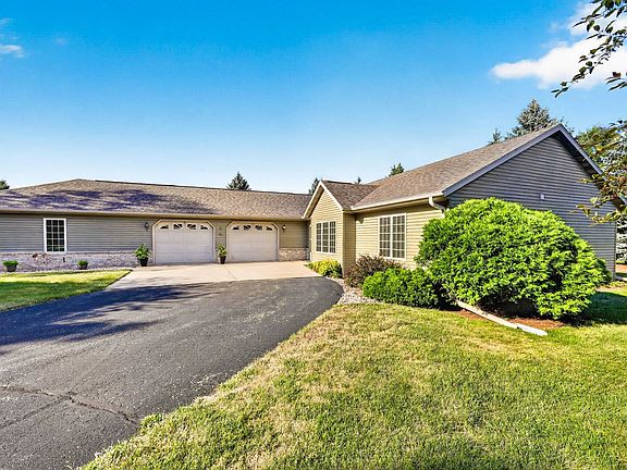 3rd image of 601 Viking View Dr Unit 8