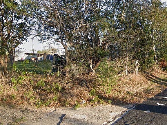 3rd image of 216 S Cherry St LOT 2 PT