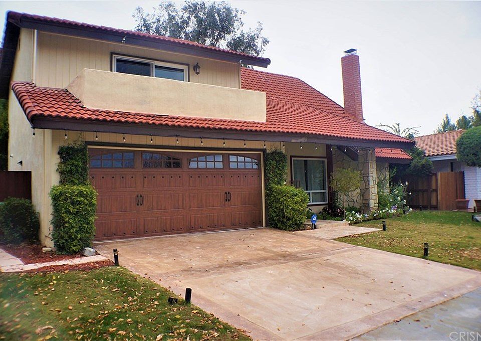 1st image of 2467 E Leaflock Ave