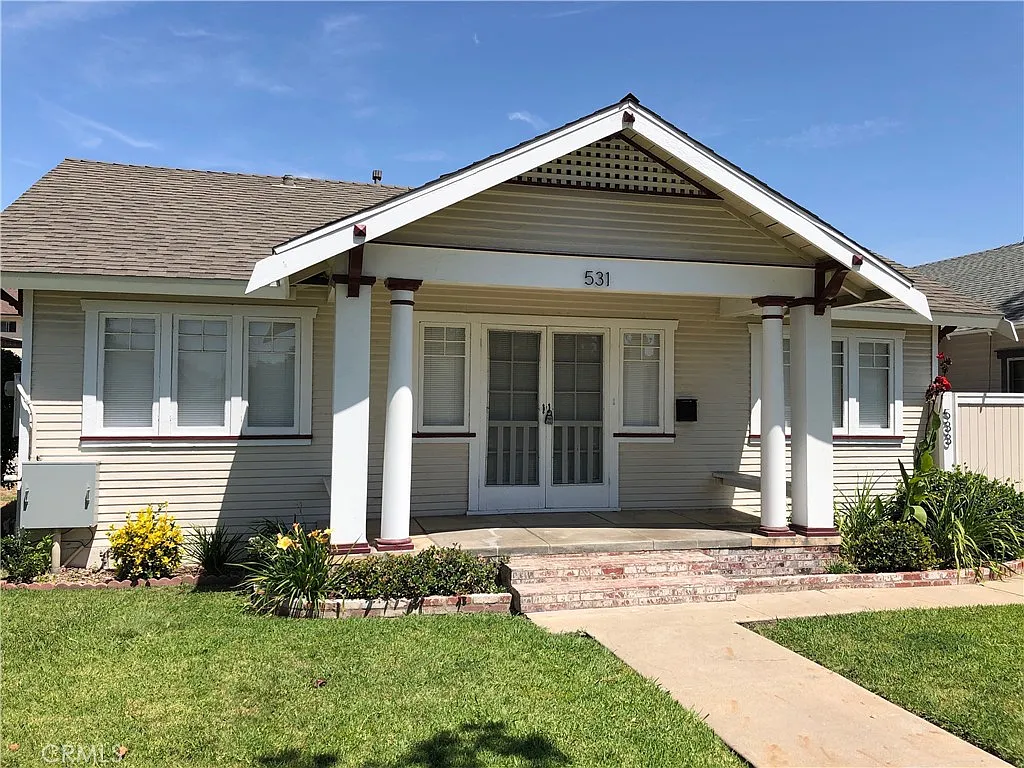 3 bed, 1317 sqft, $3,700 — Photo 1
