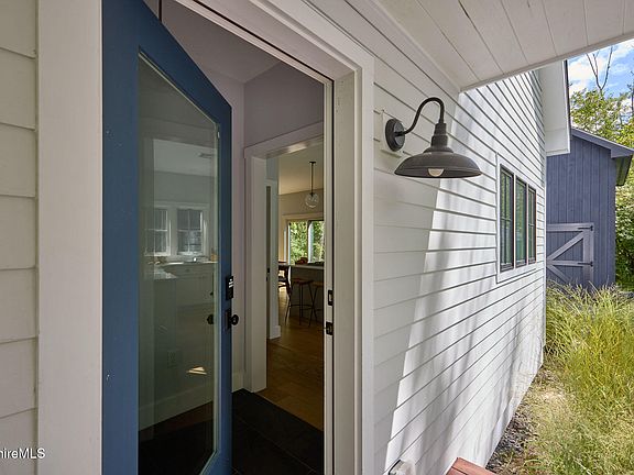 5th image of 4 Birch Ln