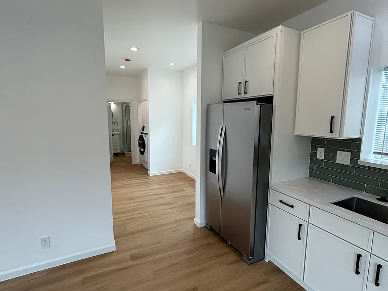 615 S Clementine St #2 — Photo 8