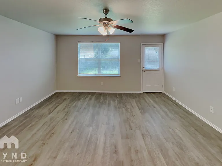 12920 Cicely Ct — Photo 5