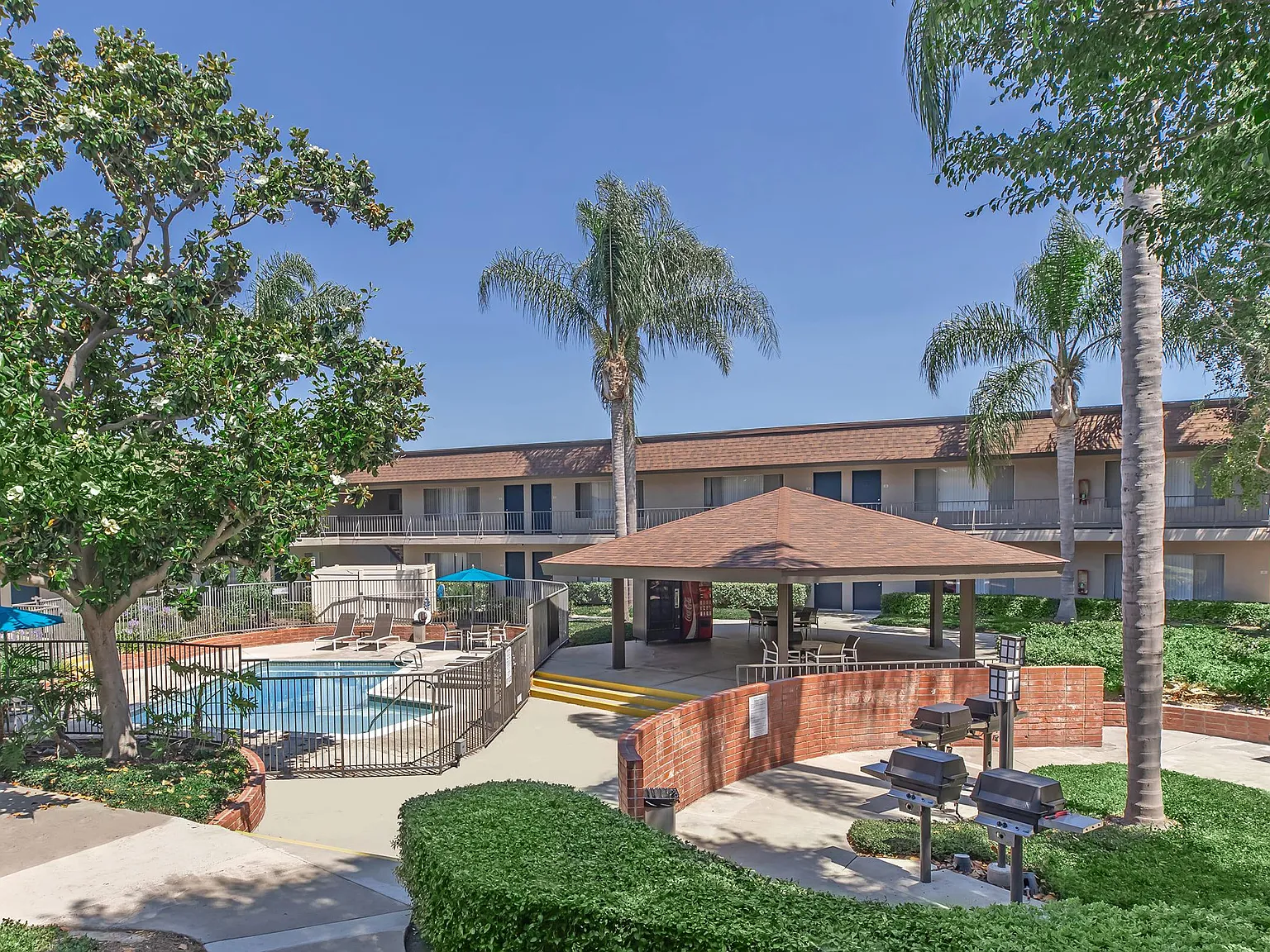 Huntington Highlander Apartment Homes — Photo 2