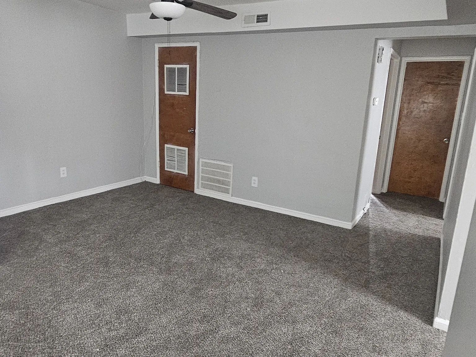 993 Burton Ave — Photo 3