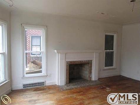 4-Living Room View 2.JPG