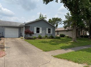 3762 Villa Dr, Columbus, IN 47203