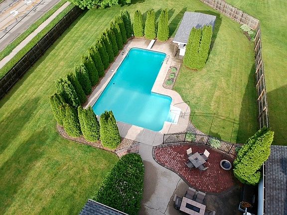 5th image of 1281 Greenbriar Ct