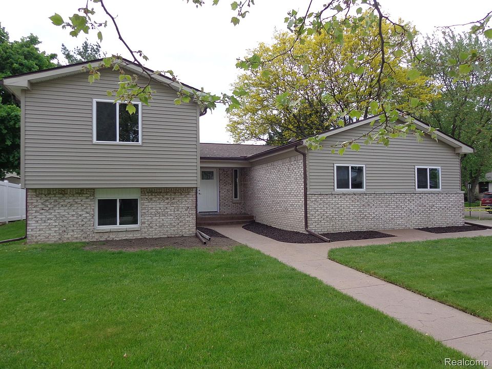 1st image of 1532 Lakewood Dr