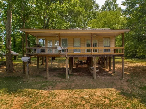 19247 Peters Bend Rd, Bogalusa, LA 70427
