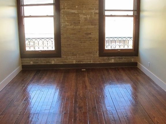 3rd image of 318 S Flores St