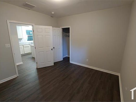 5th image of 709 E Pembroke Ave APT A