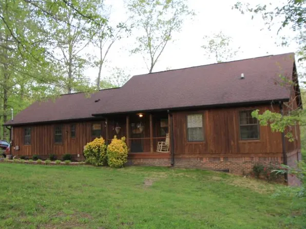 230 Peabody Rd, Charlotte, TN 37036