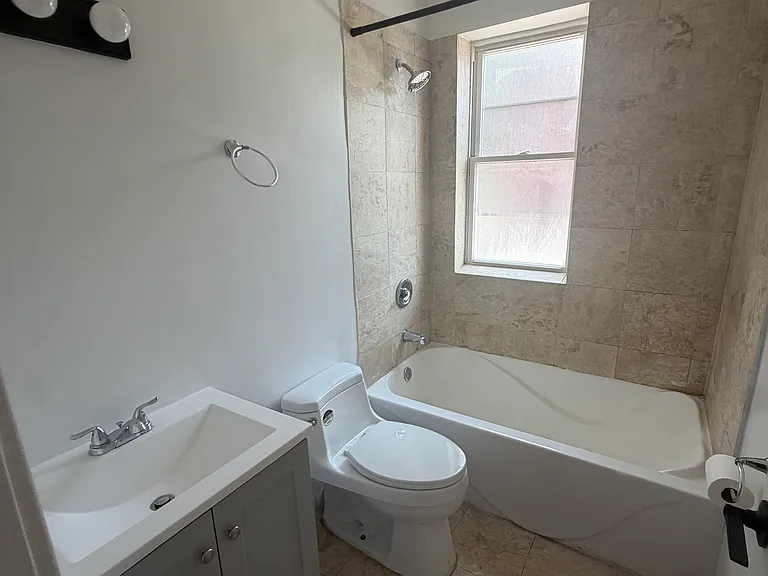 3851 W Ainslie St #1 — Photo 6