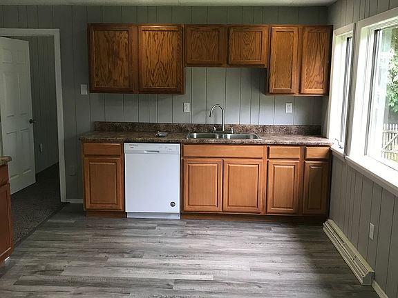 4th image of 114 Acorn Ln #1