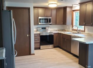 2560 Mary Jo Dr, Green Bay, WI 54311