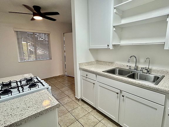 3rd image of 10606 Lakewood Blvd APT 5
