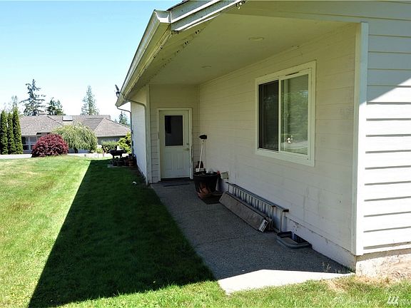 3rd image of 114 Camano Ln