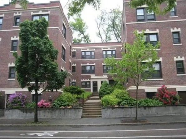 590 Washington St, Brookline, MA