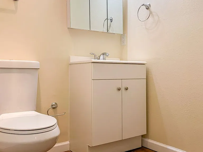 MOVE IN SPECIAL Studios @ $749.00 — Photo 29