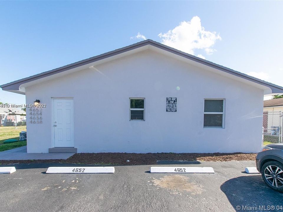 1st image of 4652 Myla Ln