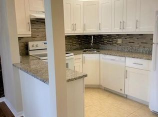 441 Pine Glen Lane #D-2, Greenacres, FL 33463