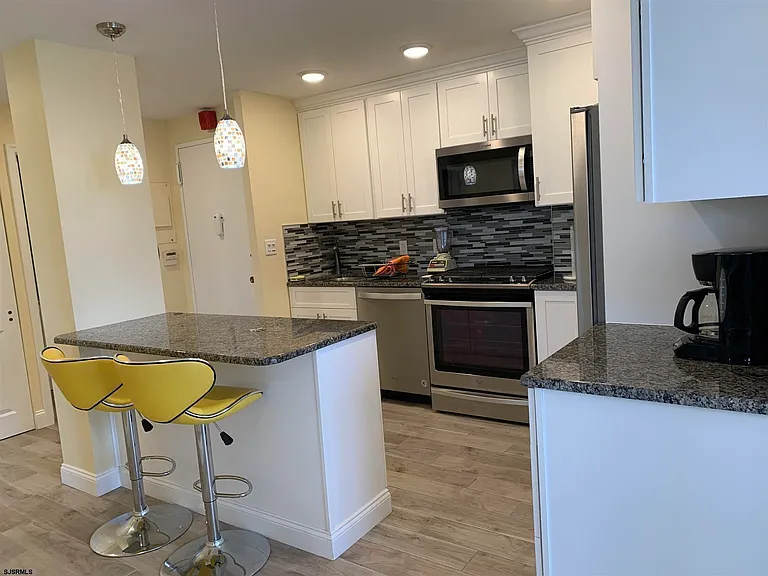 9400 Atlantic Ave #818 — Photo 3