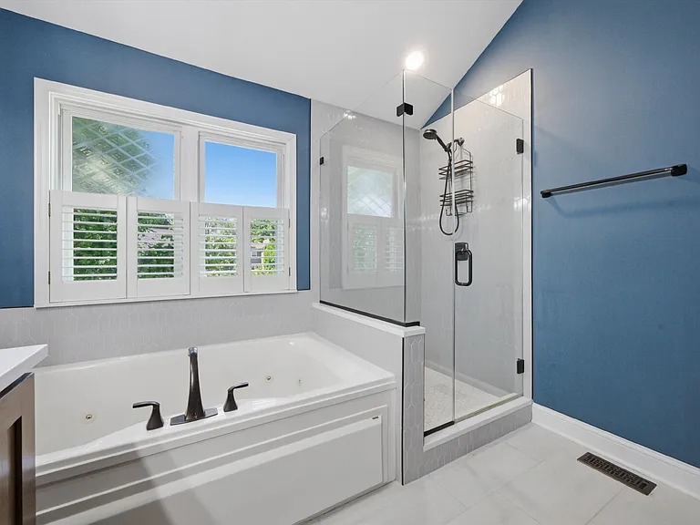 854 Deep Woods Ct — Photo 25