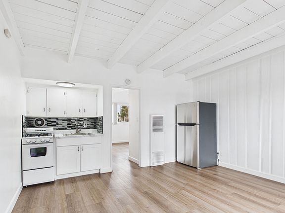 5th image of 205-215 W Roderick Ave #5