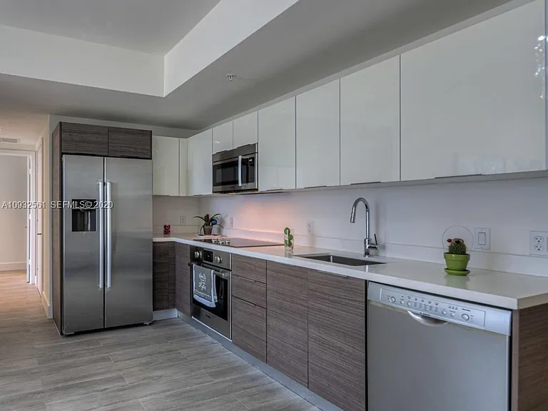 1010 SW 2nd Ave #1901 — Photo 11