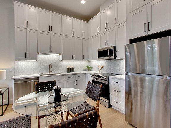 3rd image of 635 Fulton St #7