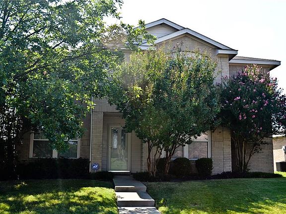 2nd image of 2711 McKenzie Ln