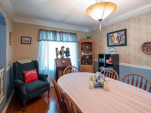 3rd image of 8900 Lakeridge Dr