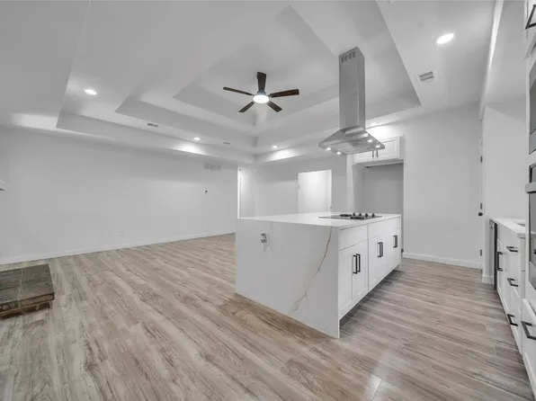 3901 Glengate Dr, Arlington, TX 76016