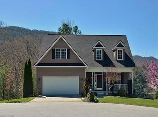 72 S Crab Meadow Dr, Hendersonville, NC 28739