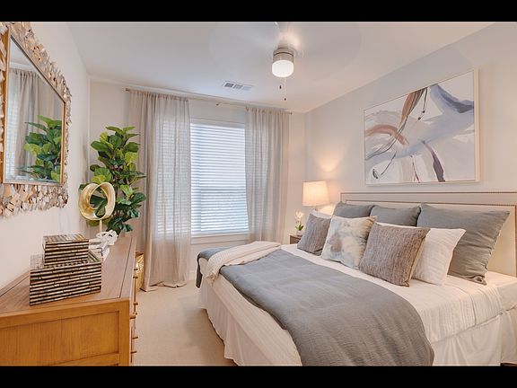 Everleigh Lakeline Model bed 1