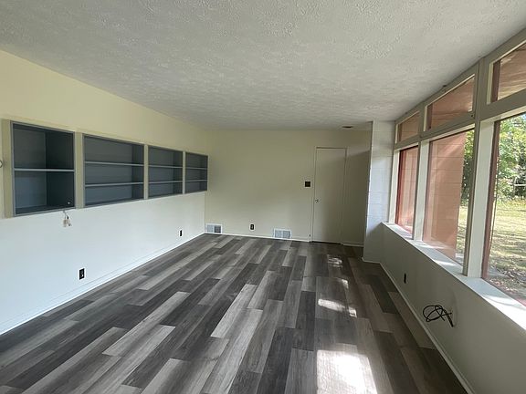 5th image of 49 N Prospect St #49