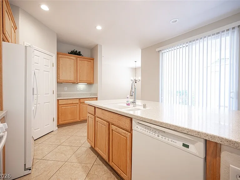 10474 Howling Coyote Ave — Photo 18