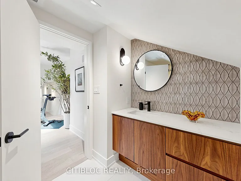 294 Sackville St — Photo 11