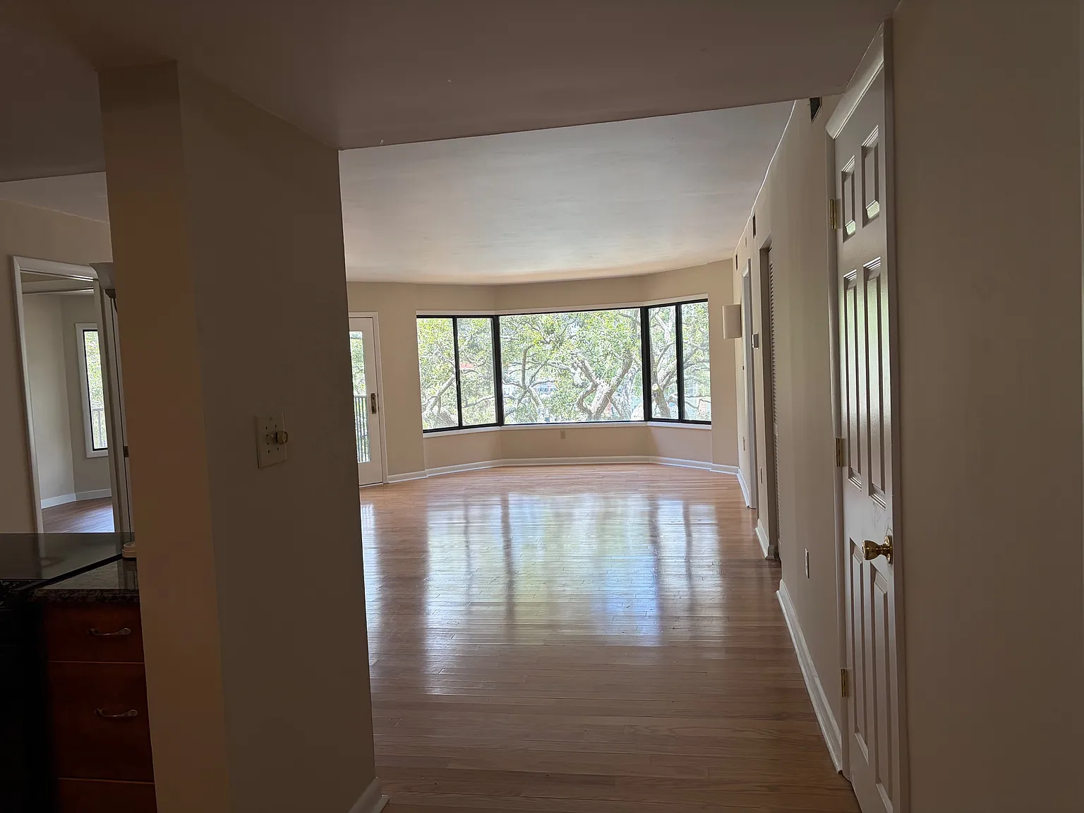 3 bed, 1416 sqft, $3,100 — Photo 2