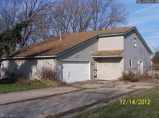 387 Stable Dr, Lagrange, OH 44050