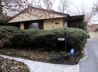 10563 S Longwood Dr, Chicago, IL 60643