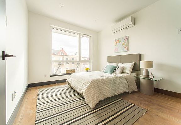 5th image of 834 Lexington Ave #102