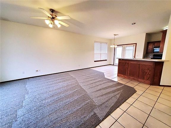 2nd image of 3428 Paradise Dr